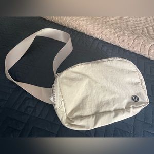 Lulu lemon belt bag